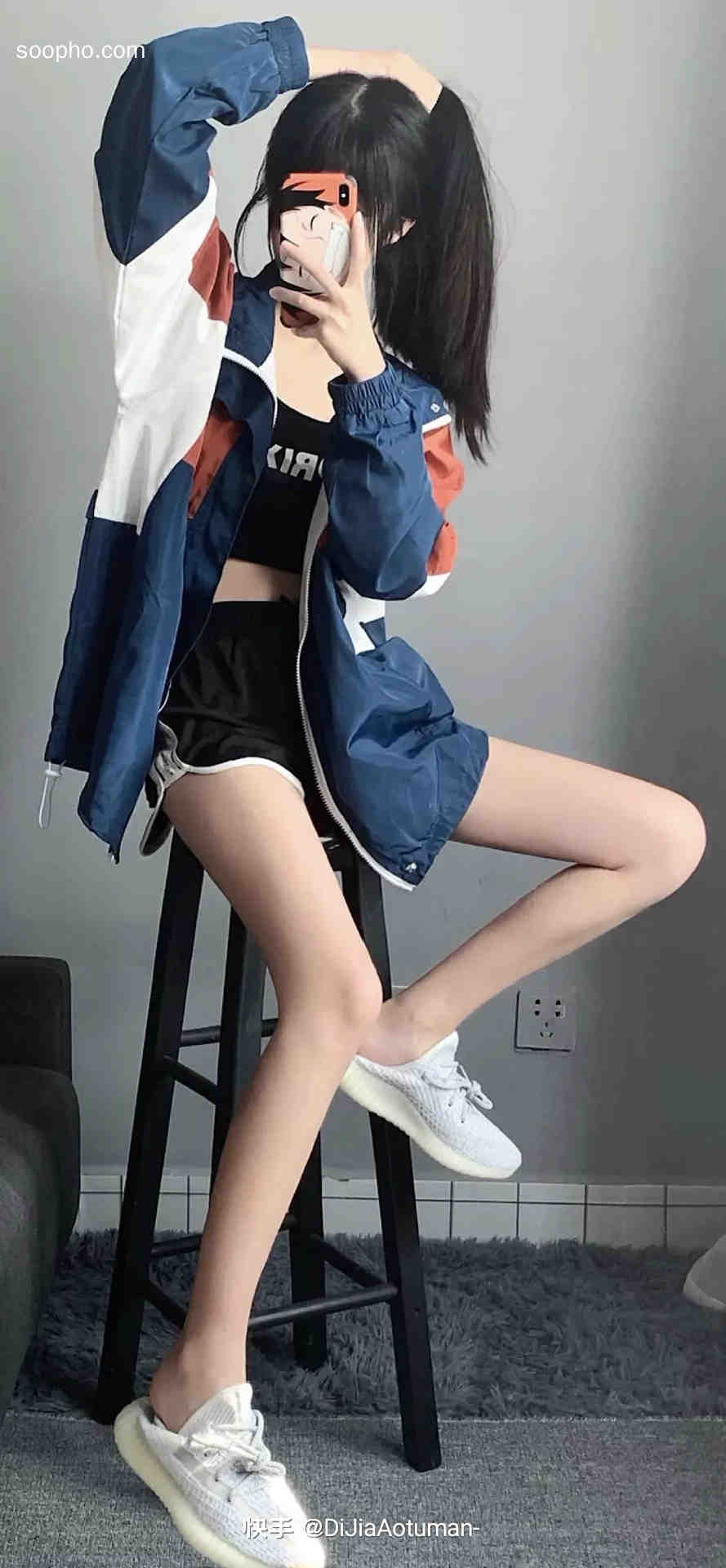 长腿自拍少女